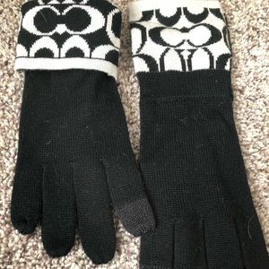 Coach Accessories - Coach Mittens Coach Accessories - Coach Mittens